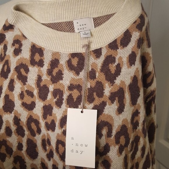 A New Day Cheetah Print Sweater - Picture 3 of 3